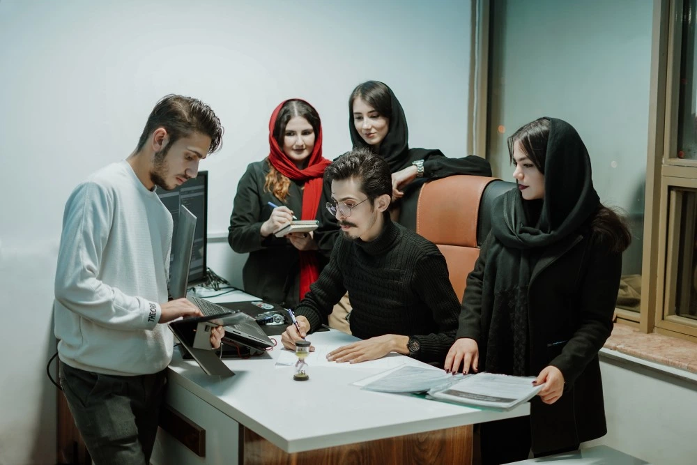 کیمیاگران شیردال، ۱۲ سال همراه اعتماد شما