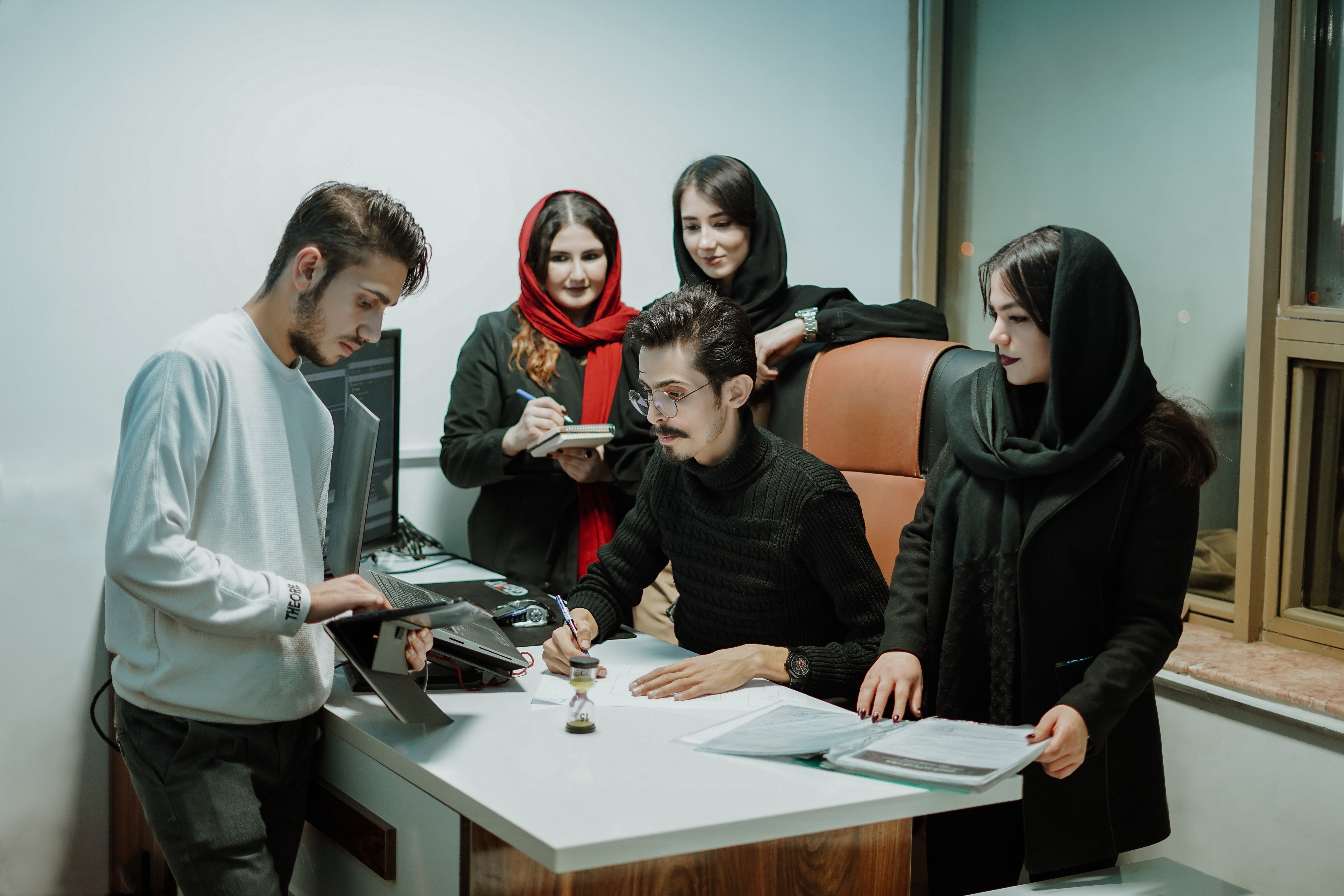 کیمیاگران شیردال، ۱۲ سال همراه اعتماد شما